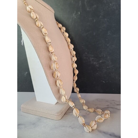 Vintage Shell Beaded Necklace - Picture 2 of 10